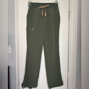 Figs Kade Cargo Pants Scrubs in Moss, size XS
